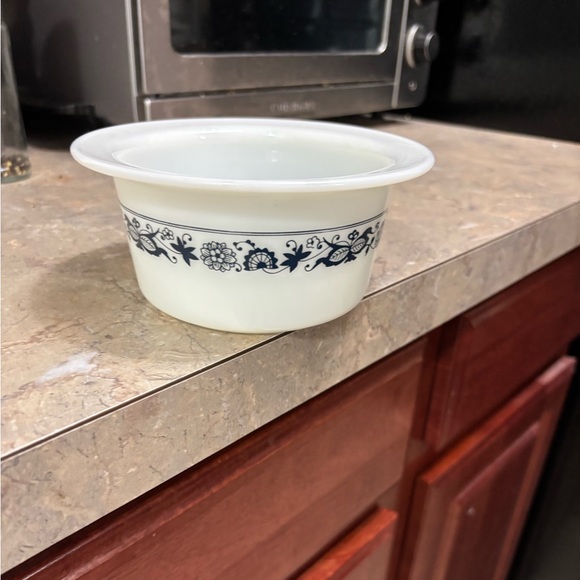 Vintage Pyrex Butter Dish - Picture 2 of 5